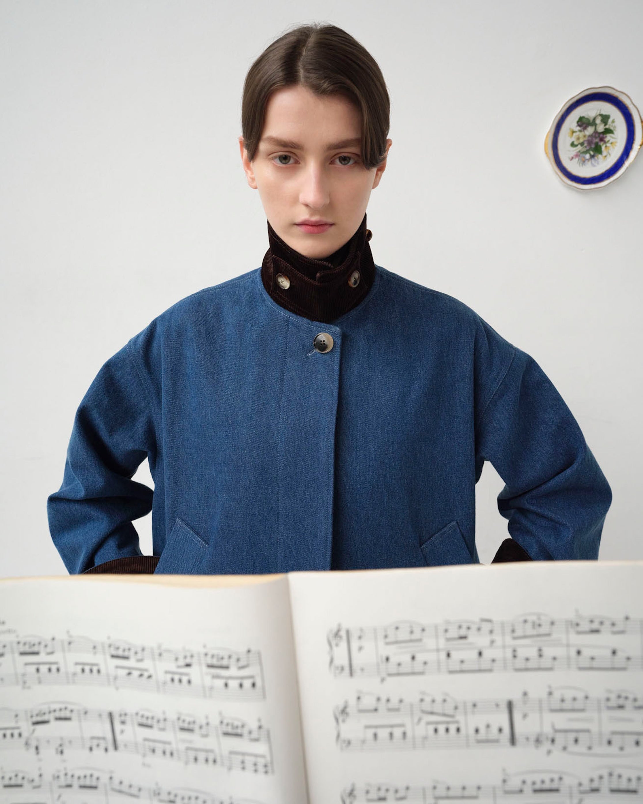 Fashion model wearing a Aletta outfit