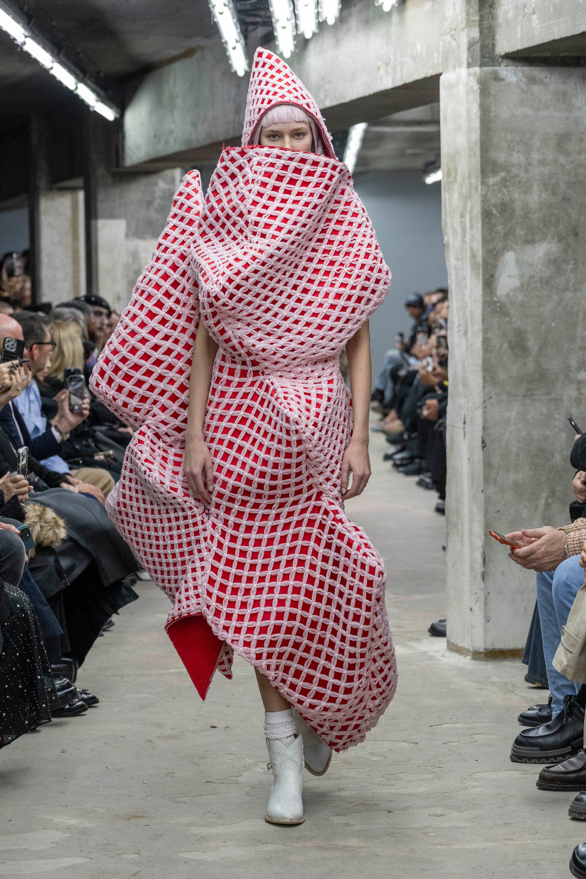Fashion model wearing a Comme des Garçons SS26 outfit